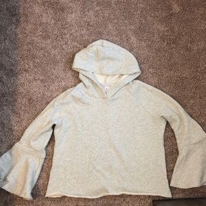 Bell-sleeves, cropped hoodie!